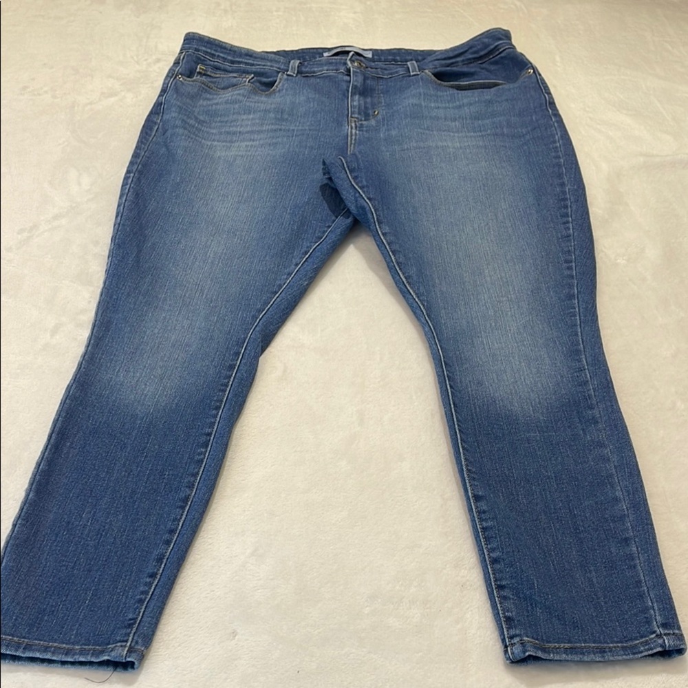 LEVI SIGNATURE MID RISE SKINNY SIZE 16 Classic Blue Denim Jeans